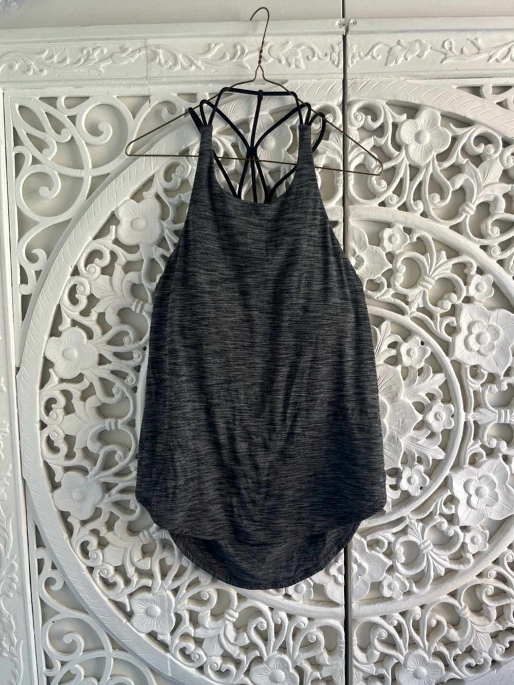 Lululemon Strappy Back Tank Built-In Bra Grey Heathered Size 6